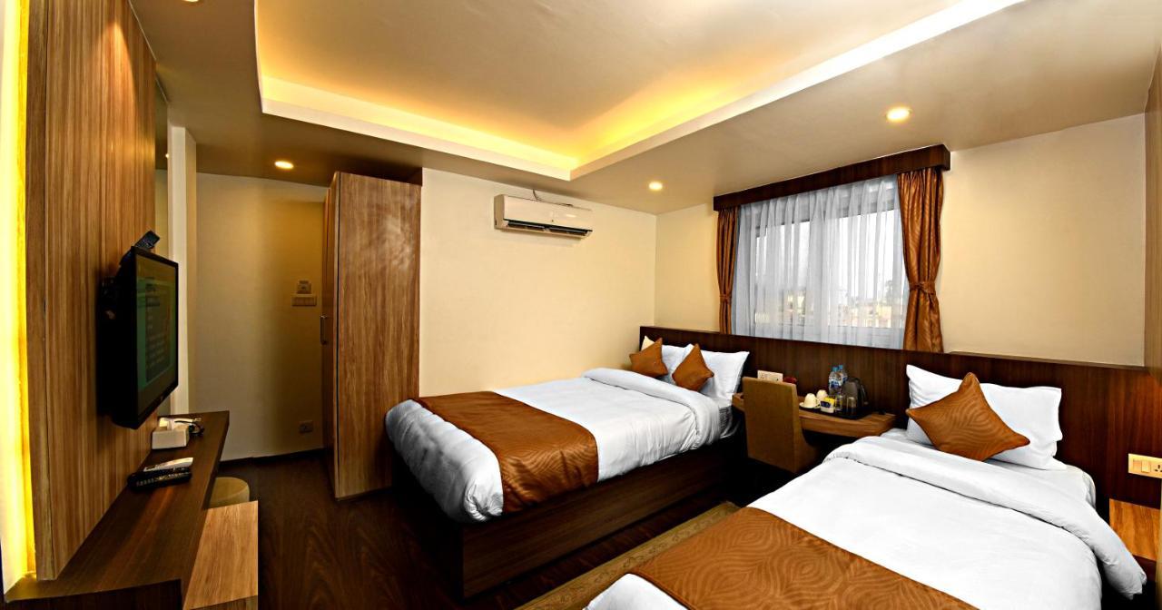 Deluxe Family Room
